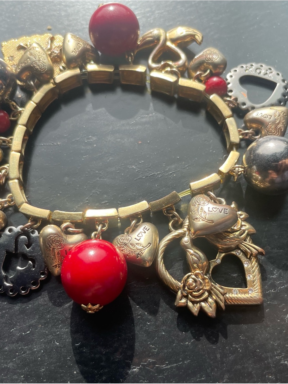 Betsey Johnson Chunky Gold Tone LOVE BIRDS DEVIL TAIL HEARTS Stretch Bracelet